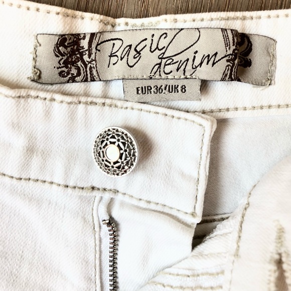 White jeans shorts - Picture 3 of 6